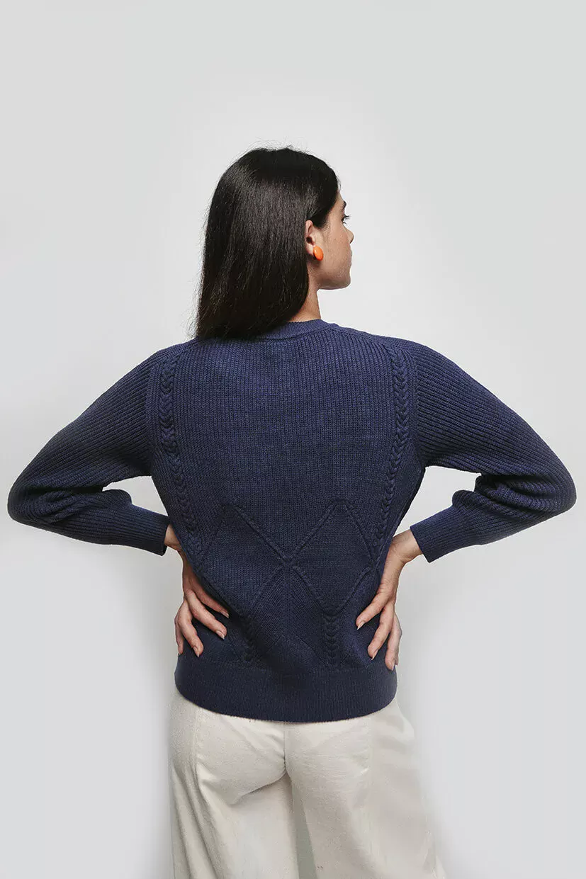 pull pour femme en laine bleu marine côté dos
