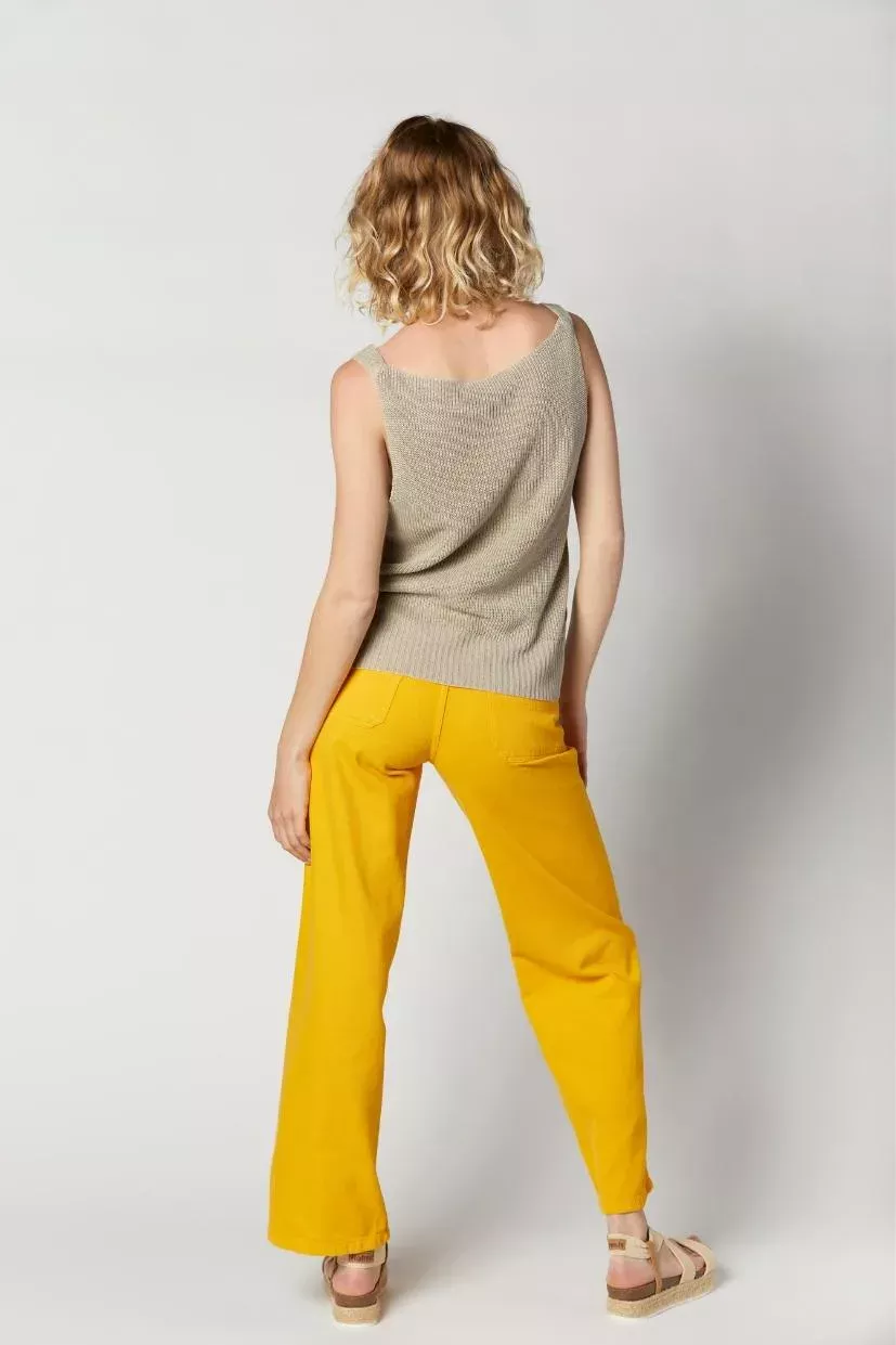 debardeur-en-lin-naturel-ecru-femme-made-in-France-Master-of-Linen-col-V-cotes-perlees