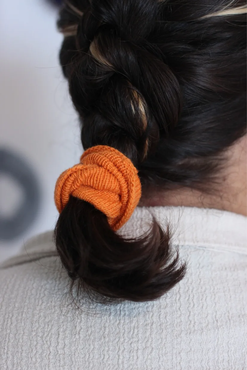 chouchou orange tangerine 100% laine mérinos d'Arles tricotée en jersey en France à Nice à la demande