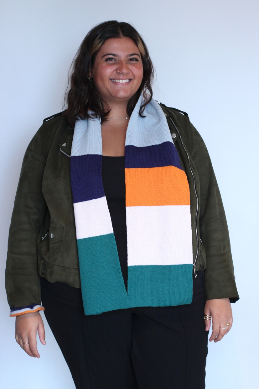 écharpe multicolore vert ecru bleu orange tricotée à Nice à la demande en jersey double 100% laine mérinos d'Arles